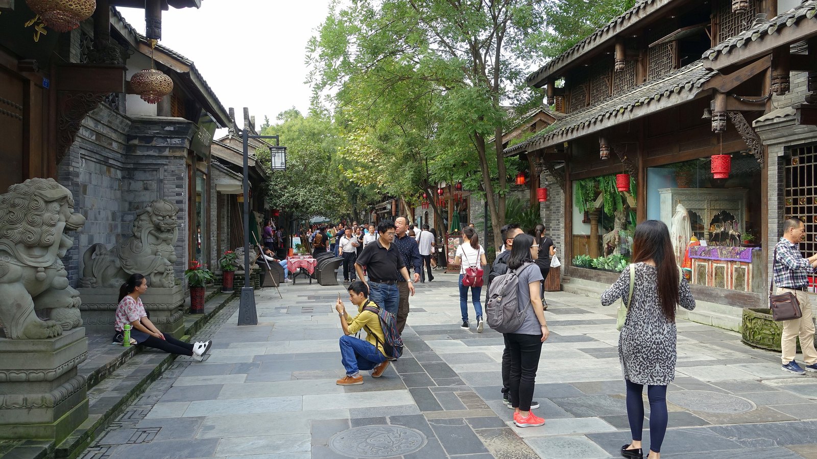 Ngõ Rộng Ngõ Hẹp Thành Đô có gì đáng ghé?